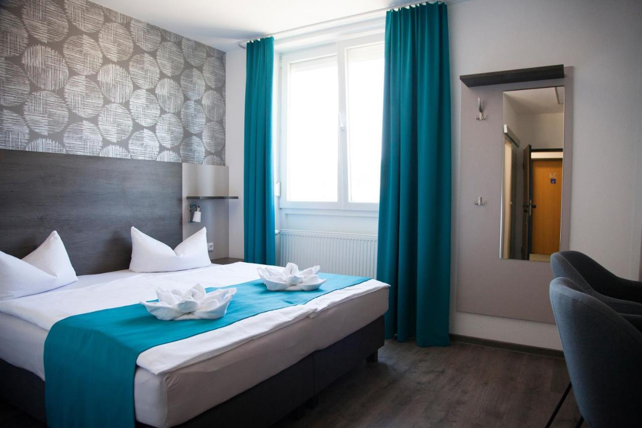 Hotel Im Kaiserpark Майнинген Экстерьер фото